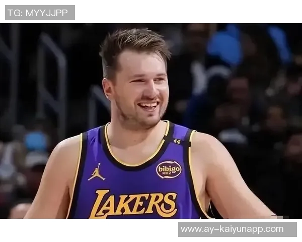 东契奇盛赞斯玛特防守技巧称其独特表现令人惊叹