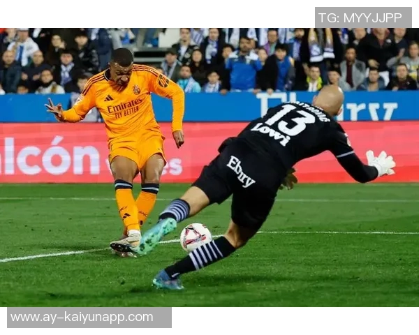 内马尔半场狂奔打破进球荒单刀轻松破门后尽情舞动庆祝