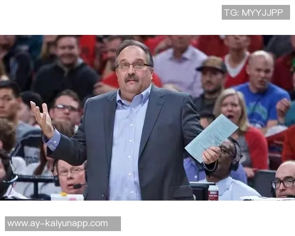 邓恩谈范甘迪防守体系强调沟通与执行的重要性