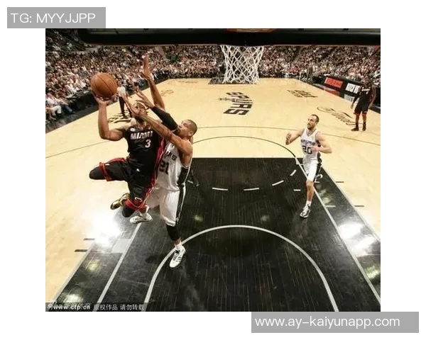 热火全队齐发力半场9人得分5人上双展现团队实力 热火全队齐发力半场9人得分5人上双展现团队实力