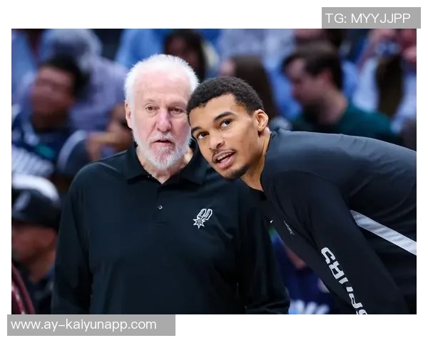 文班在移动中接球威胁显著马刺应加强战术调整以提升进攻效率